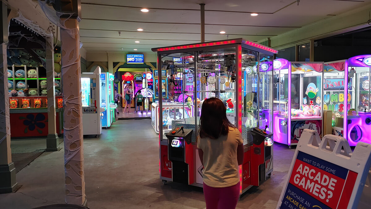 Carowinds arcade games